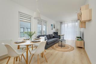 Cosy and Bright Apartment in Dźwirzyno with Furnished Balcony and Free Parking by Noclegi Renters - Dźwirzyno - 0