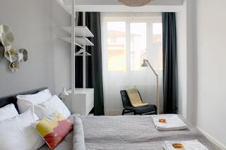 Elegant Getaway Near Iconic Eagles' Bridge - Sofia - 3