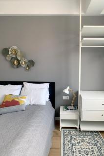 Elegant Getaway Near Iconic Eagles' Bridge - Sofia - 2