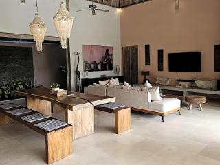 Villa Bodhi Kulture - Huge 4 BR Luxury Villa for families & groups in Canggu - Bali - Canggu - 3