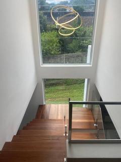 Arquitetura Moderna com Conforto Serrano - 9