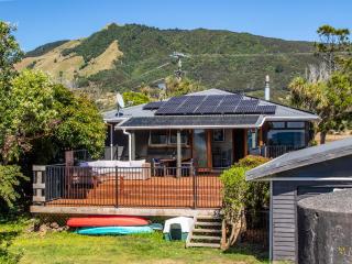Godwit Cottage - Pākawau Beachfront Holiday Home - 5