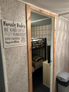 Beautiful Chalet on Sheppy Village holiday park - 1