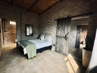 Syeta Bush Lodge 3 Bed Bush Villa - Nelspruit - 6