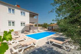 Zdenka with Common Pool - Medulin - 8