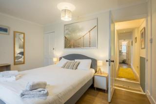 4 Bed Central Home - Perfect Location with Parking - Cambridge - 9