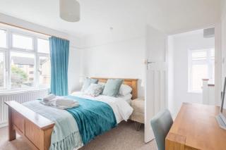 Charming Central Family Home - 4