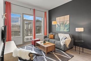Modern Town Lake CozySuites - Tempe - 8