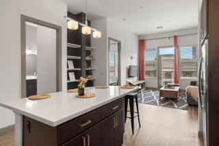 Modern Town Lake CozySuites - Tempe - 2