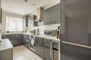 Stunning 3 Bedroom Home with Terrace & Parking - Trumpington - 9