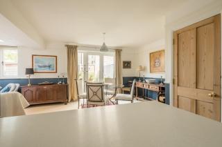 Stunning 3 Bedroom Home with Terrace & Parking - Trumpington - 1