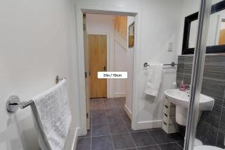 Charming & Spacious House With FREE PARKING - Chesterton - 9