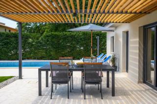 Beautiful Villa Lakora with pool in Porec - Kirmenjak - 8