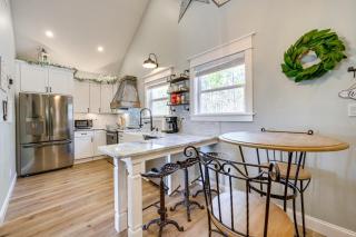 Byron Getaway with Fire Pit - Near MGA and Mercer! - Byron - 4