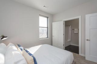 CozySuites Music Row Alluring 1BR with free parking! 43 - 4