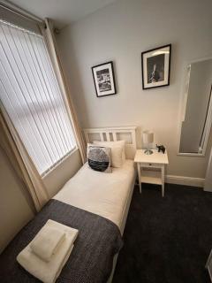 Hambledon-Downstairs 2Bed flat - Blyth - 5