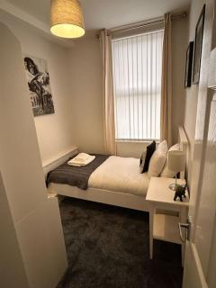 Hambledon-Downstairs 2Bed flat - Blyth - 3