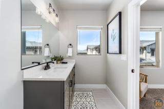 Park Views~ Hot Tub Pool~ 4 Private Master Suites - 2