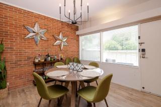 Close 2 Dollywood~Rustic~Sleeps 6~Family Fun - 7