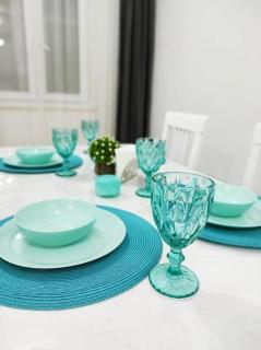 52 напротив ТРЦ MEGA возле гор - 7