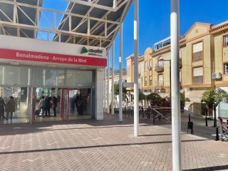 LaFrenchTouch - Céntrico con piscina junto al tren - Benalmádena - 4