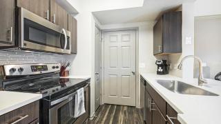 Landing Modern Apartment with Amazing Amenities (ID4636X96) - 6