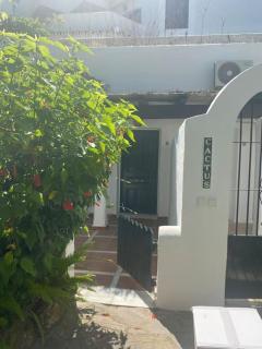 Beach (3mins walk) Apartment. Newly Renovated. - Marbella - 1