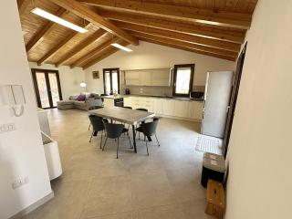 Appartamento con grande terrazzo in posizione centrale a Sant'Antioco C125 - 2
