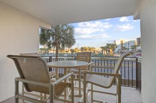 Emerald Isle 205 by Alicia Hollis Rentals Open until Mar 21st - Fort Walton Beach - 6