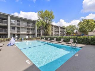 La Quinta Inn by Wyndham Miami Airport North - 9