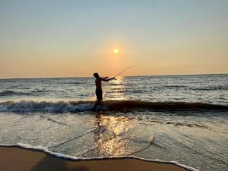 Beach House Cape May just 1 block from the Bay & a Short 5 minutes walk, Sleeps 19 - Cape May - 3
