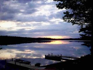 3BR Waterfront Cabin w/ Wi-Fi & Private Docks - Saint Germain - 5