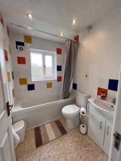 Cosy 2 bedroomed semi detached house - Brettell Lane - 6