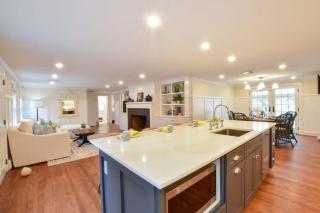 Swing Set Plunge pool and large yard await - Barnstable - 3