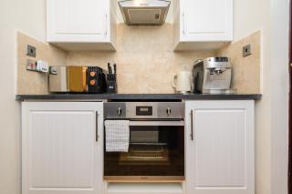 Deluxe 2 Bed Versace HotTub SkyTV - Saffron Walden - 4