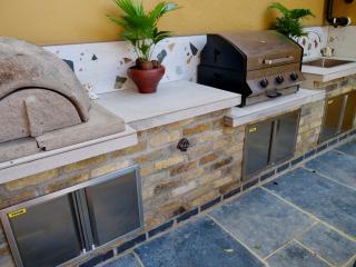 Executive Suite with Private Hot Tub SkyTV - Saffron Walden - 8