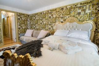 Deluxe 1 Bed Versace HotTub SkyTV - Saffron Walden - 8