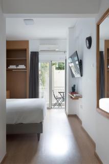 Acropolis one road up - Atene - 5