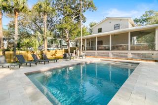 1st Block E Hudson - Green Wave - Newly Remodeled - Pool and Hot Tub - Ideal Central Location - Folly Beach - 0