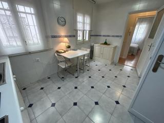 2 Bedroom Apartment by Guadalquivir River - Seville - 2