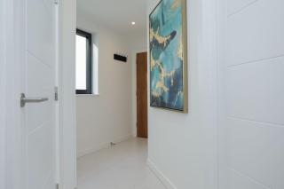 SoHot Stays Beach Haven Apt With Sea Views A Balcony & Free Parking - 7