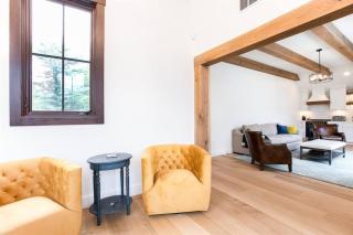 3 BR 2 BA Loft at Fr. Sorin's w/ Paddle Tennis - South Bend - 7