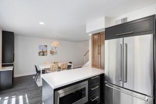 \\Golf and Couples Oasis// Midcentury w/6 Pools Hot Tub - Palm Springs - 1