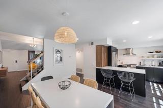 \\Golf and Couples Oasis// Midcentury w/6 Pools Hot Tub - Palm Springs - 0