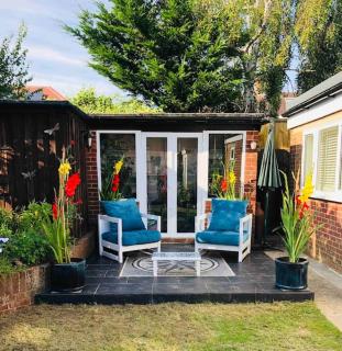 Charming studio suite minimum 2 night stay - Southwick - 7