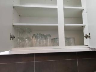 Newly Renovated Cosy 1 bed flat, 4 minutes walk to Town Centre, 3 minutes walk to the train station, Free parking, Modern, fresh and spacious living room, Netflix ready smart TV, Wifi - 4