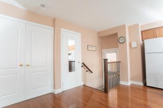 Main Floor Luxury Apartment - Vaughan - 3