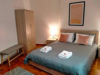 2BDR Downtown Veria Peach Blossom - Veria - 5