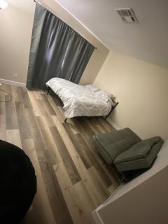 condo in downtown free parking 4 mins frm Freemont - 5