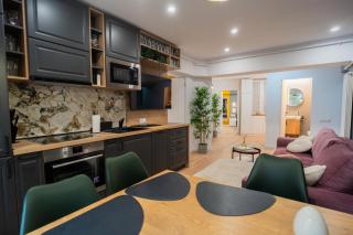 Urban Pearl - Old Town - Unique 4BR/3BA Apartment - 7
